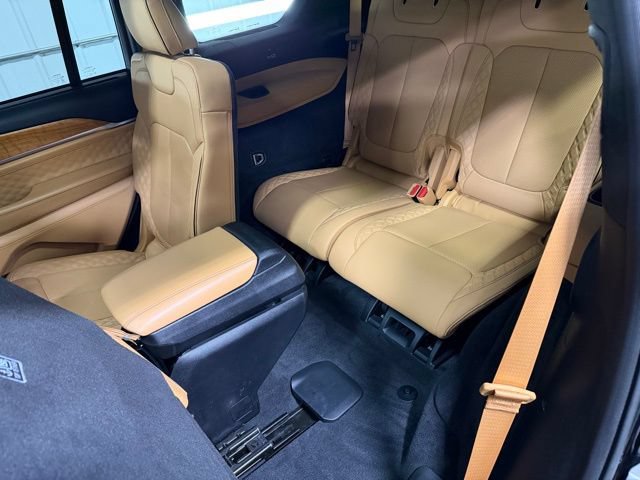 Used 2022 Jeep Grand Cherokee L Summit AWD/4WD image 11