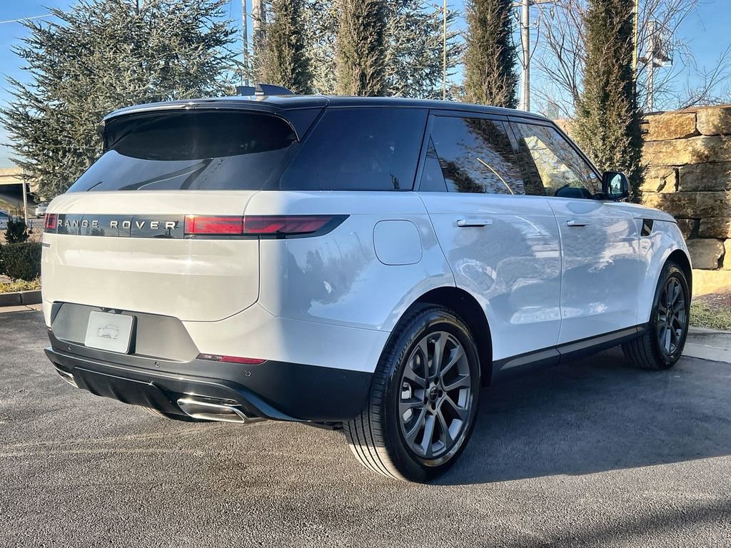 Used 2026 Land Rover Range Rover Sport SE AWD/4WD image 5
