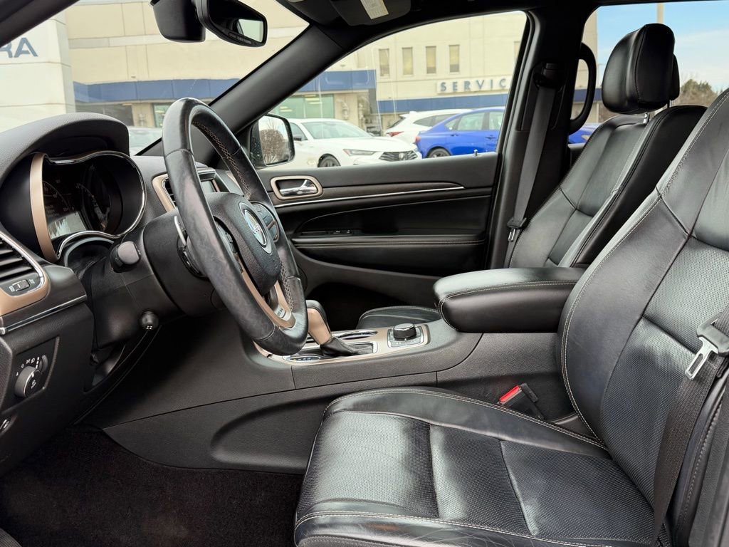 Used 2017 Jeep Grand Cherokee Limited w/ Luxury Group II image 8