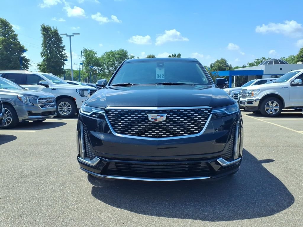 Used 2024 Cadillac XT6 Premium Luxury w/ LPO, Floor Liner Package FWD image 2