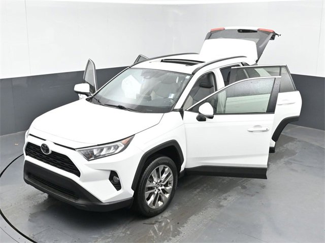 Used 2020 Toyota RAV4 XLE Premium image 51