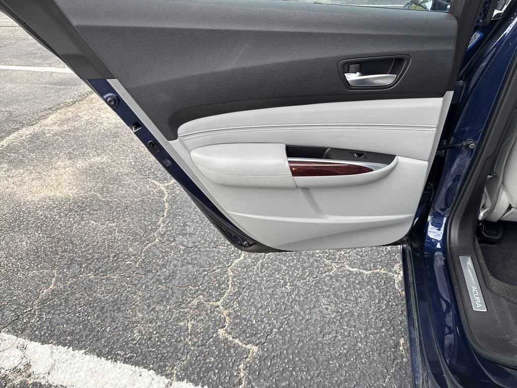 Used 2015 Acura TLX FWD image 23