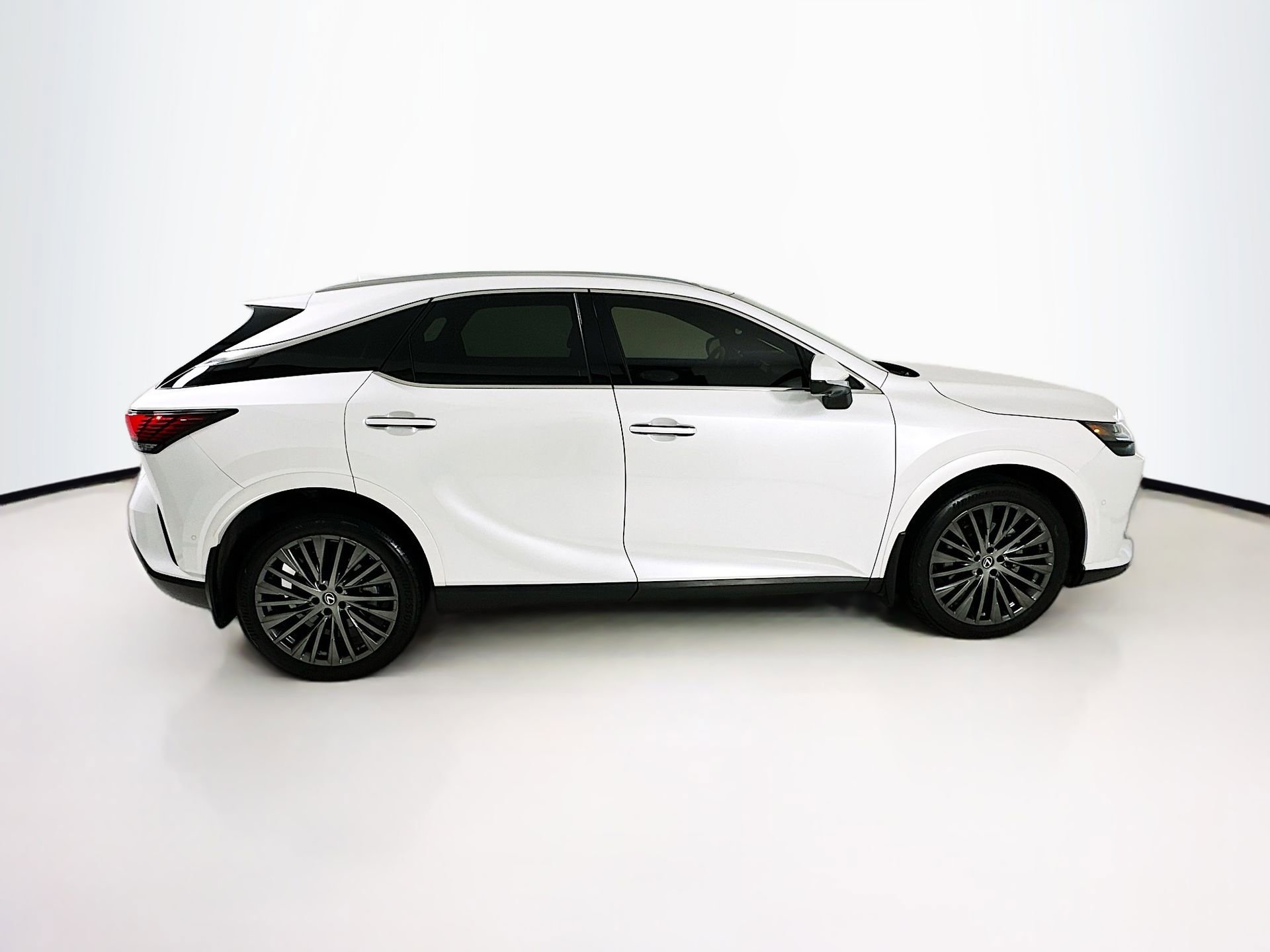 Used 2023 Lexus RX 350 FWD w/ Cold Area Package image 9