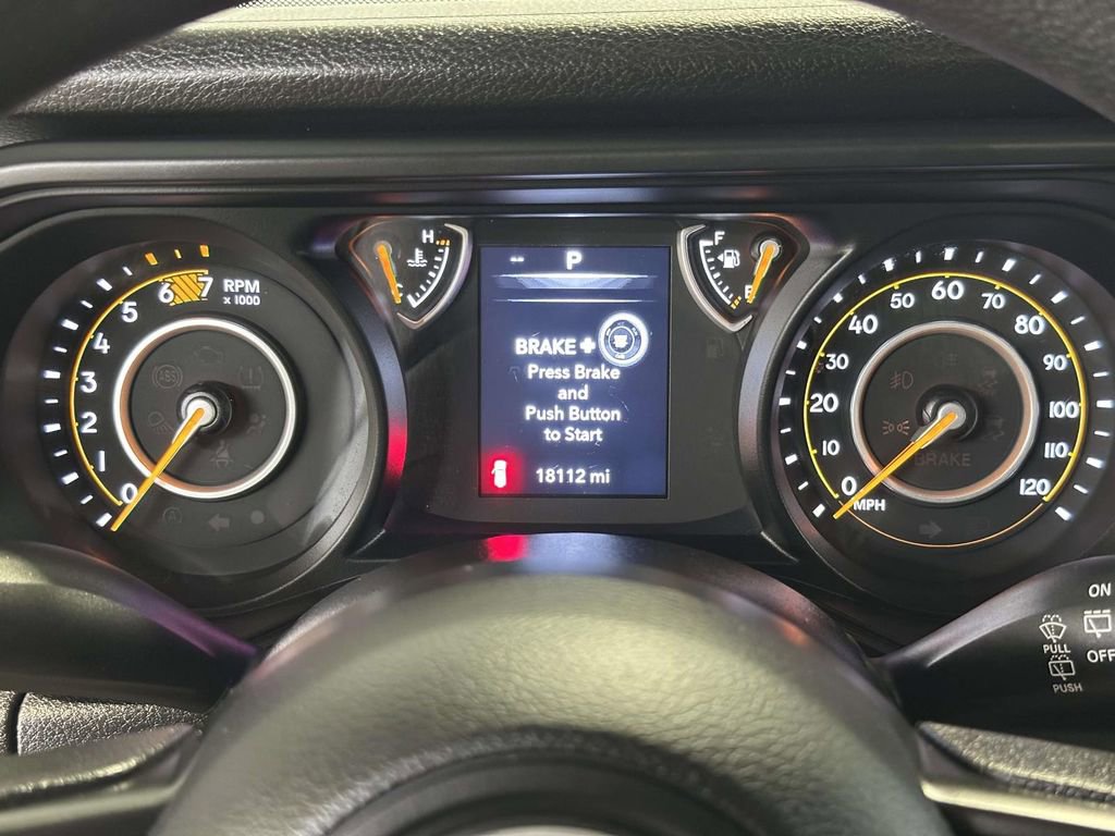 Certified 2025 Jeep Wrangler Sport image 28