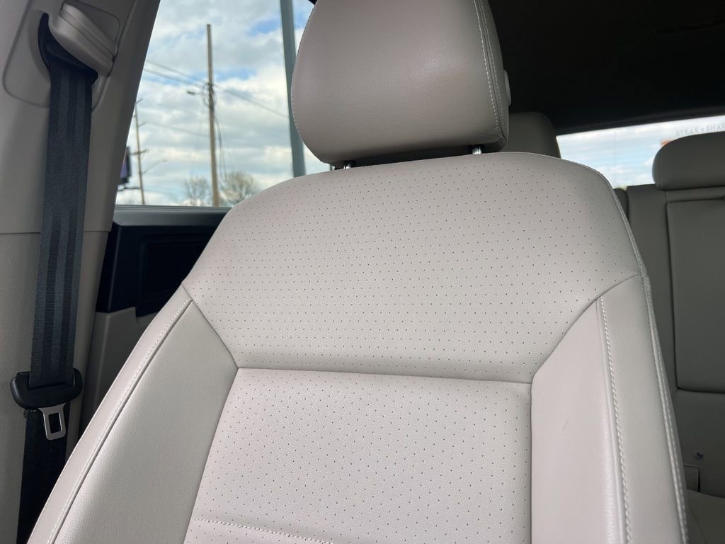 Used 2023 Volkswagen Atlas SE w/ Black Wheel Package image 22