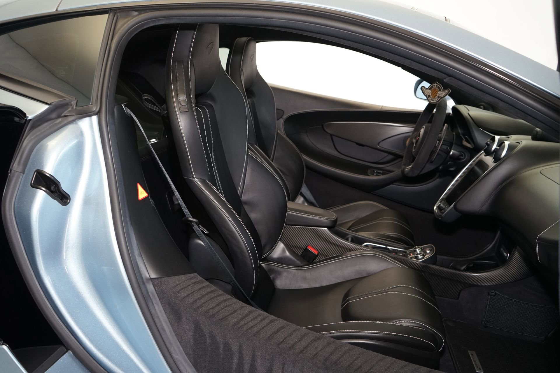 Used 2018 McLaren 570S image 13