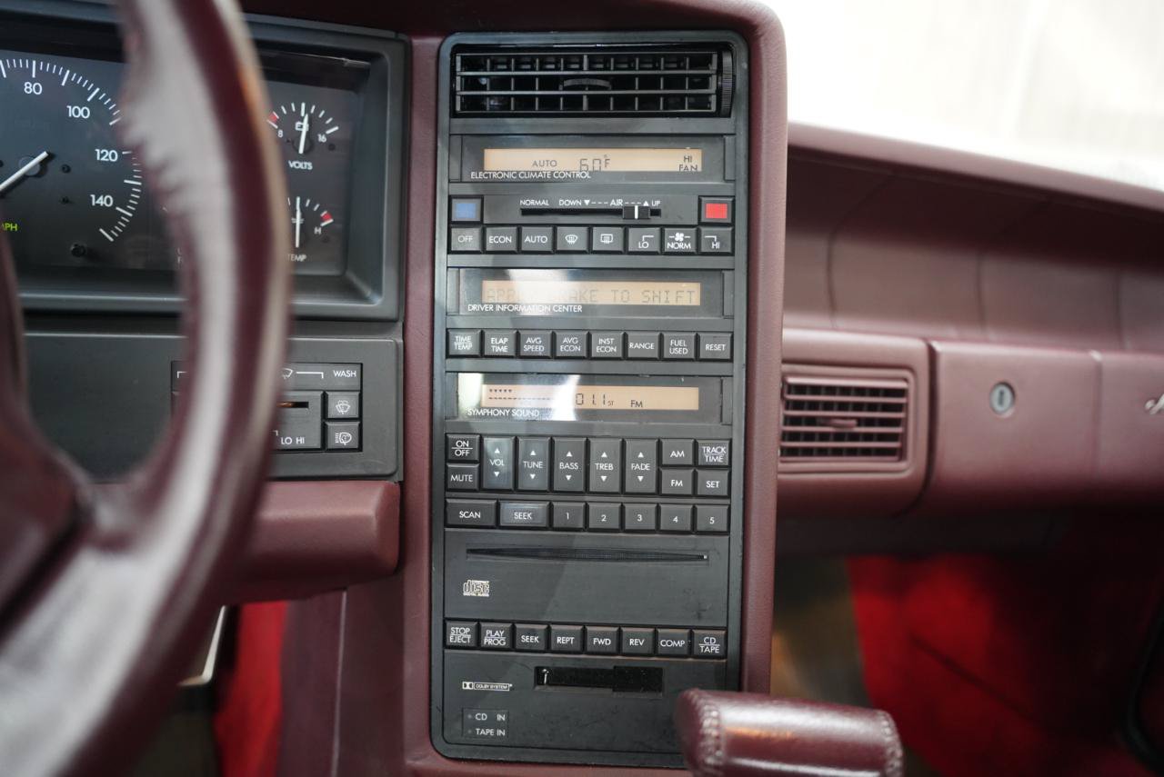 Used 1993 Cadillac Allante FWD image 16