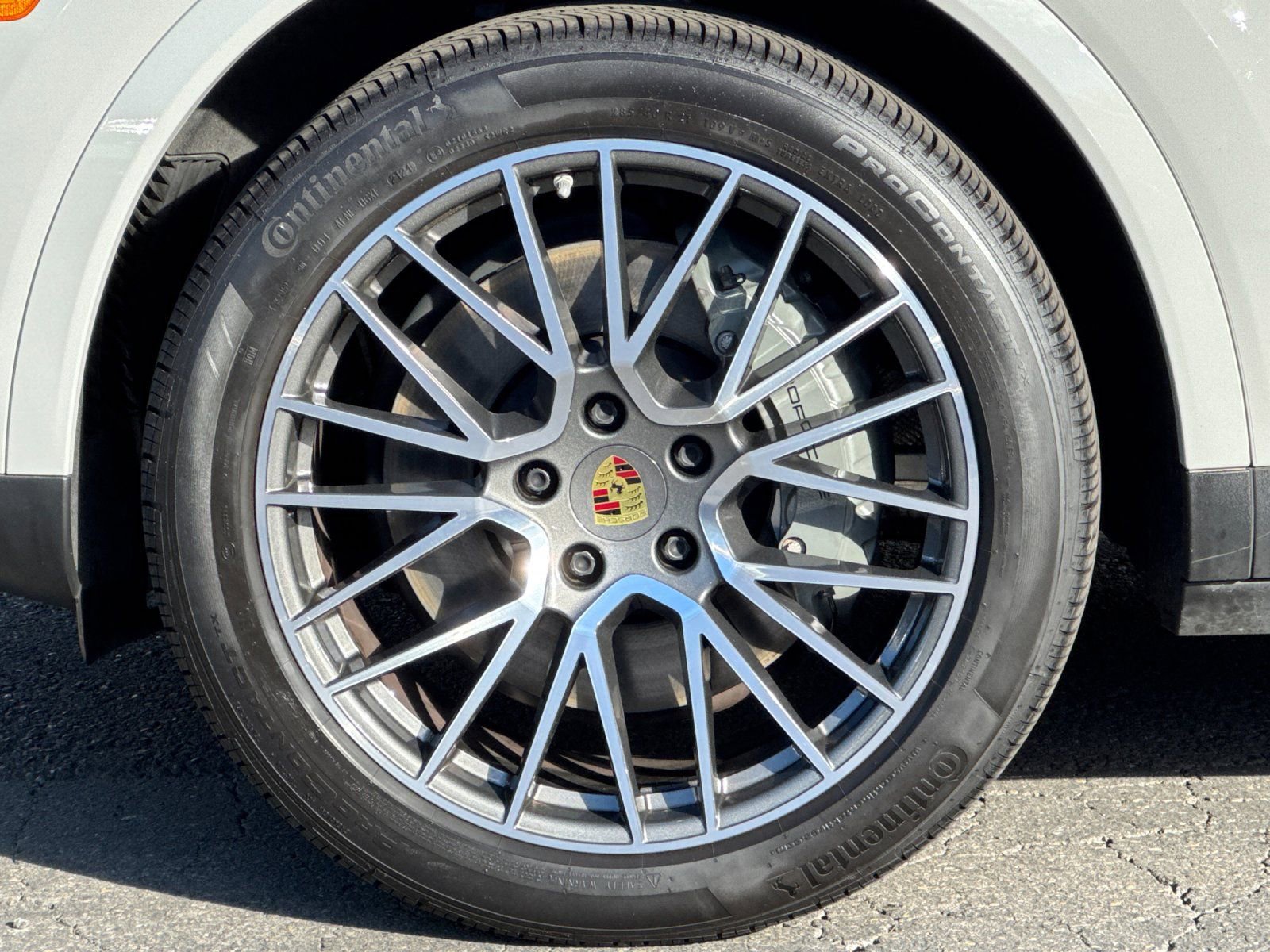 Used 2021 Porsche Cayenne S image 26