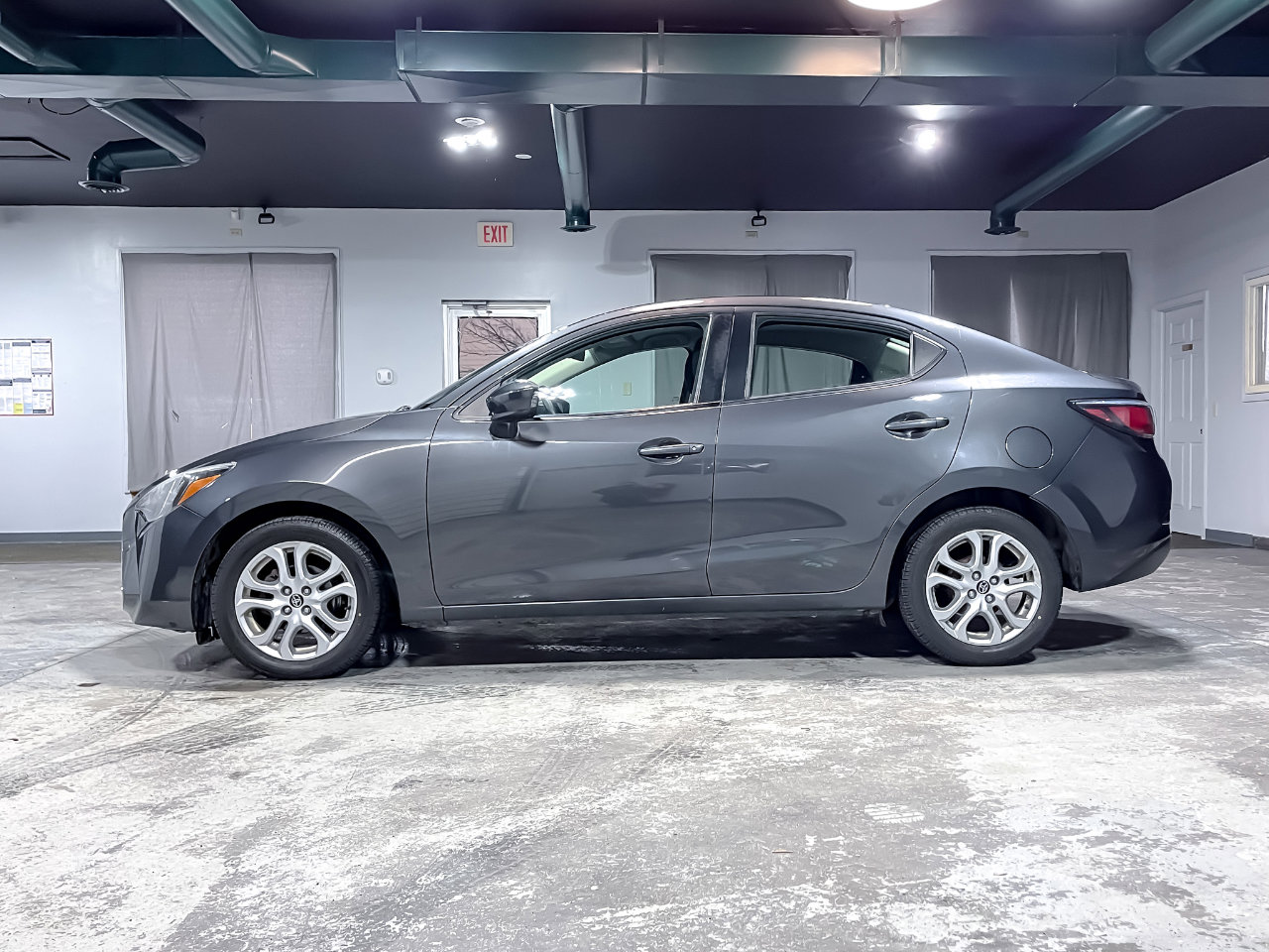 Used 2018 Toyota Yaris iA image 5