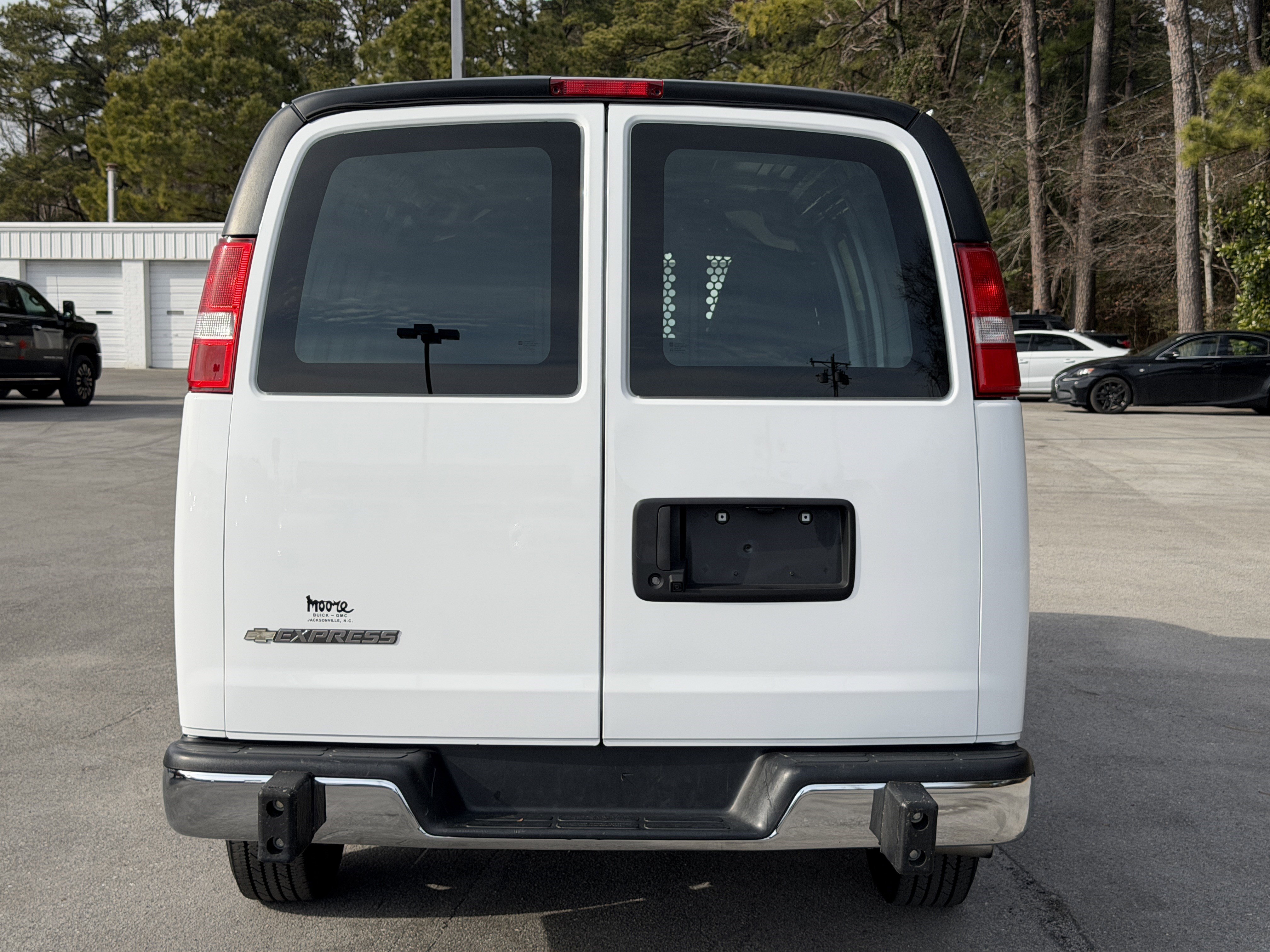 Used 2024 Chevrolet Express 2500 Work Van w/ Driver Convenience Package image 35