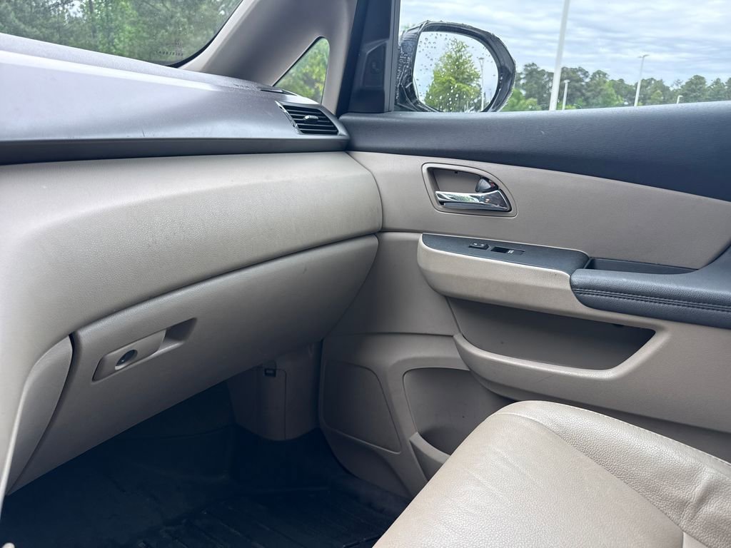 Used 2015 Honda Odyssey Touring Elite image 17