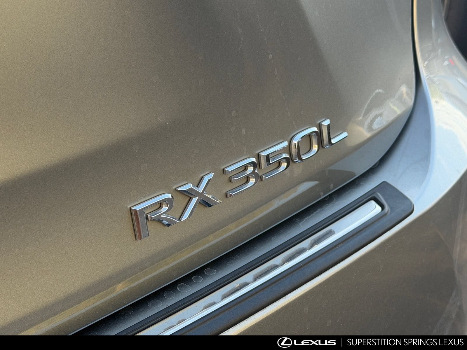 Used 2018 Lexus RX 350L Luxury w/ Accessory Package FWD image 8