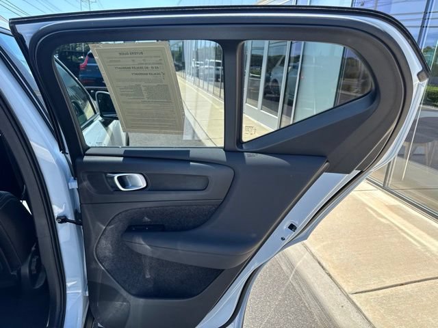 Used 2025 Volvo XC40 B5 Core AWD/4WD image 12
