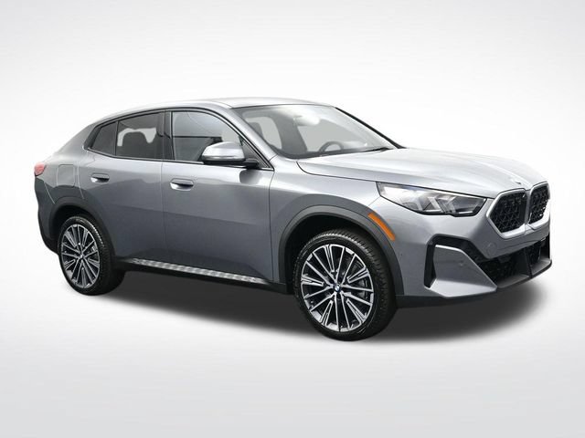 New 2026 BMW X2 xDrive28i w/ Technology Package AWD/4WD image 2