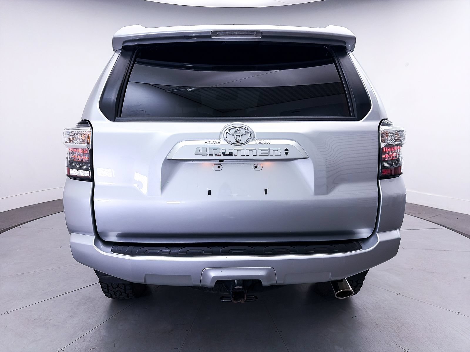 Used 2022 Toyota 4Runner SR5 Premium w/ Moonroof Package AWD/4WD image 17
