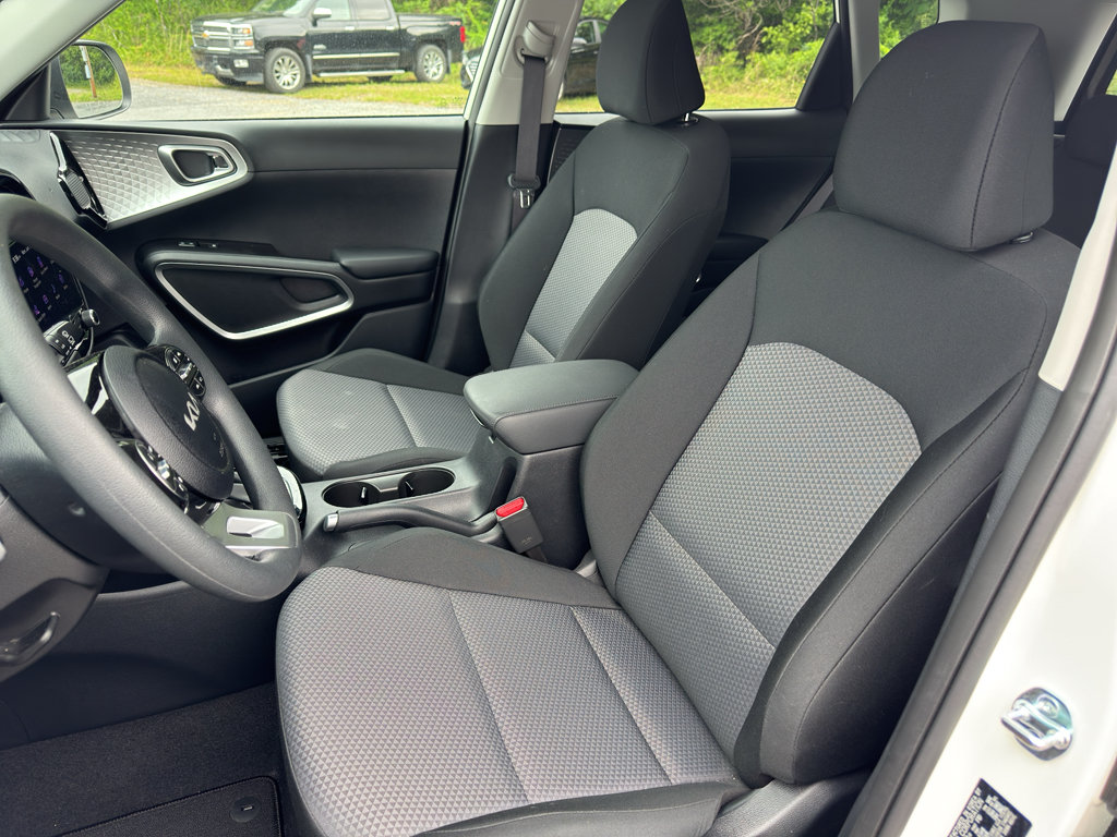 Certified 2025 Kia Soul S FWD image 14