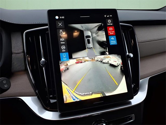 New 2026 Volvo XC90 B6 Plus w/ Protection Package Premier image 21