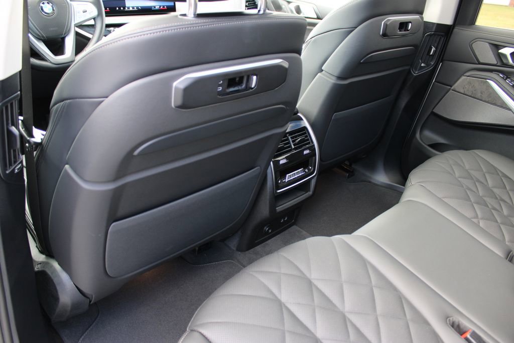 New 2026 BMW X7 xDrive40i image 48