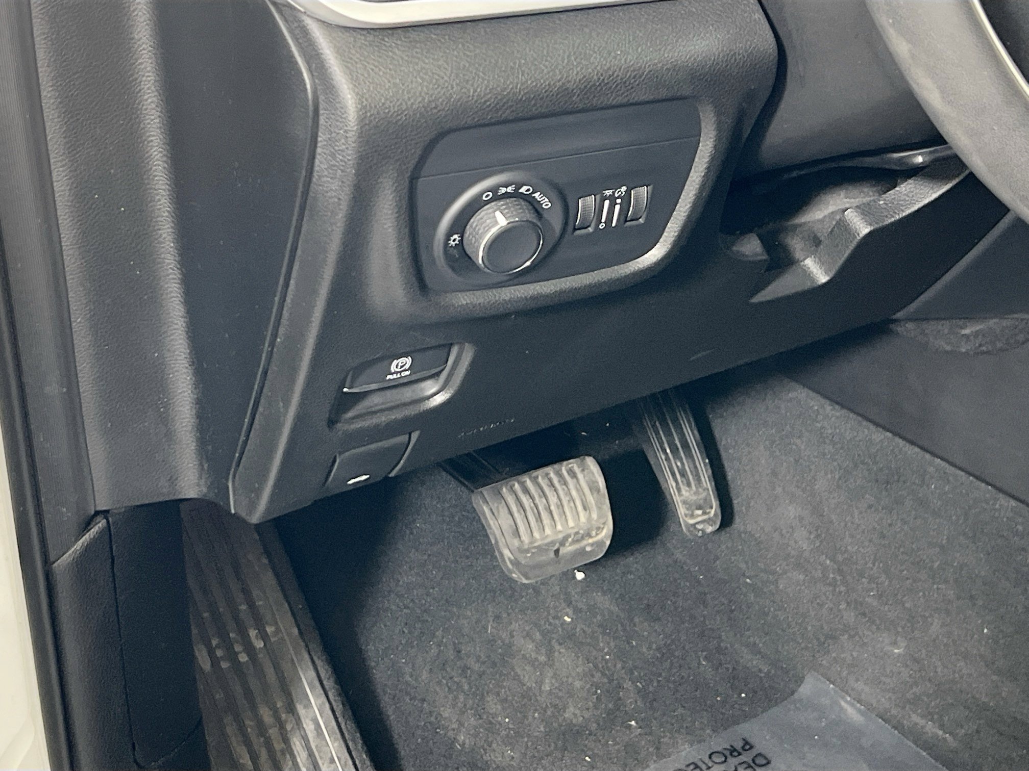 Used 2023 Jeep Grand Cherokee L Laredo AWD/4WD image 10