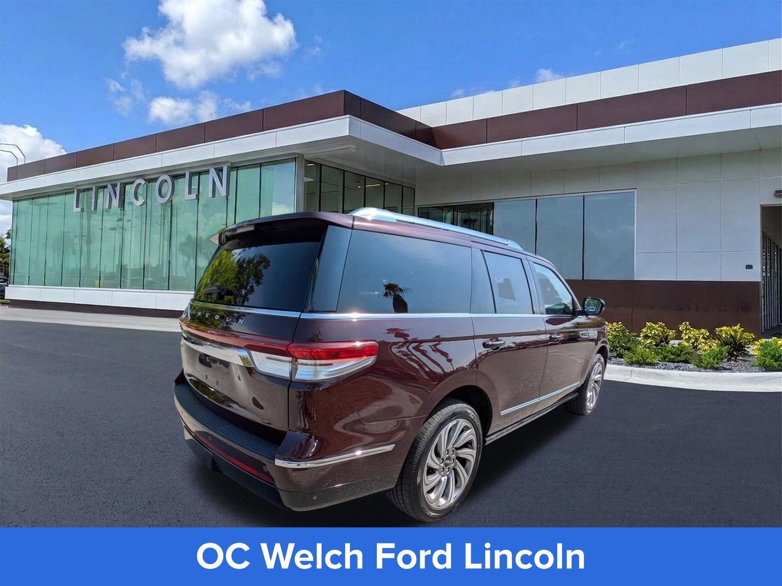 Certified 2023 Lincoln Navigator Reserve RWD image 3