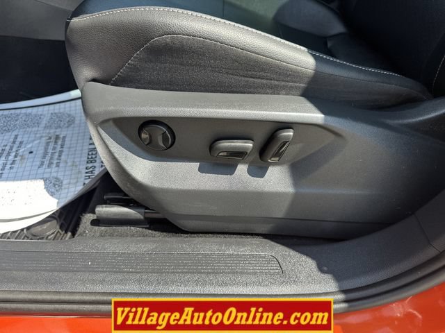 Used 2018 Volkswagen Tiguan SEL AWD/4WD image 15