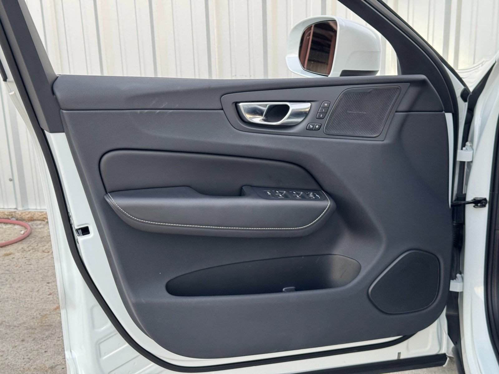 Used 2019 Volvo XC60 T5 R-Design w/ Protection Package image 40