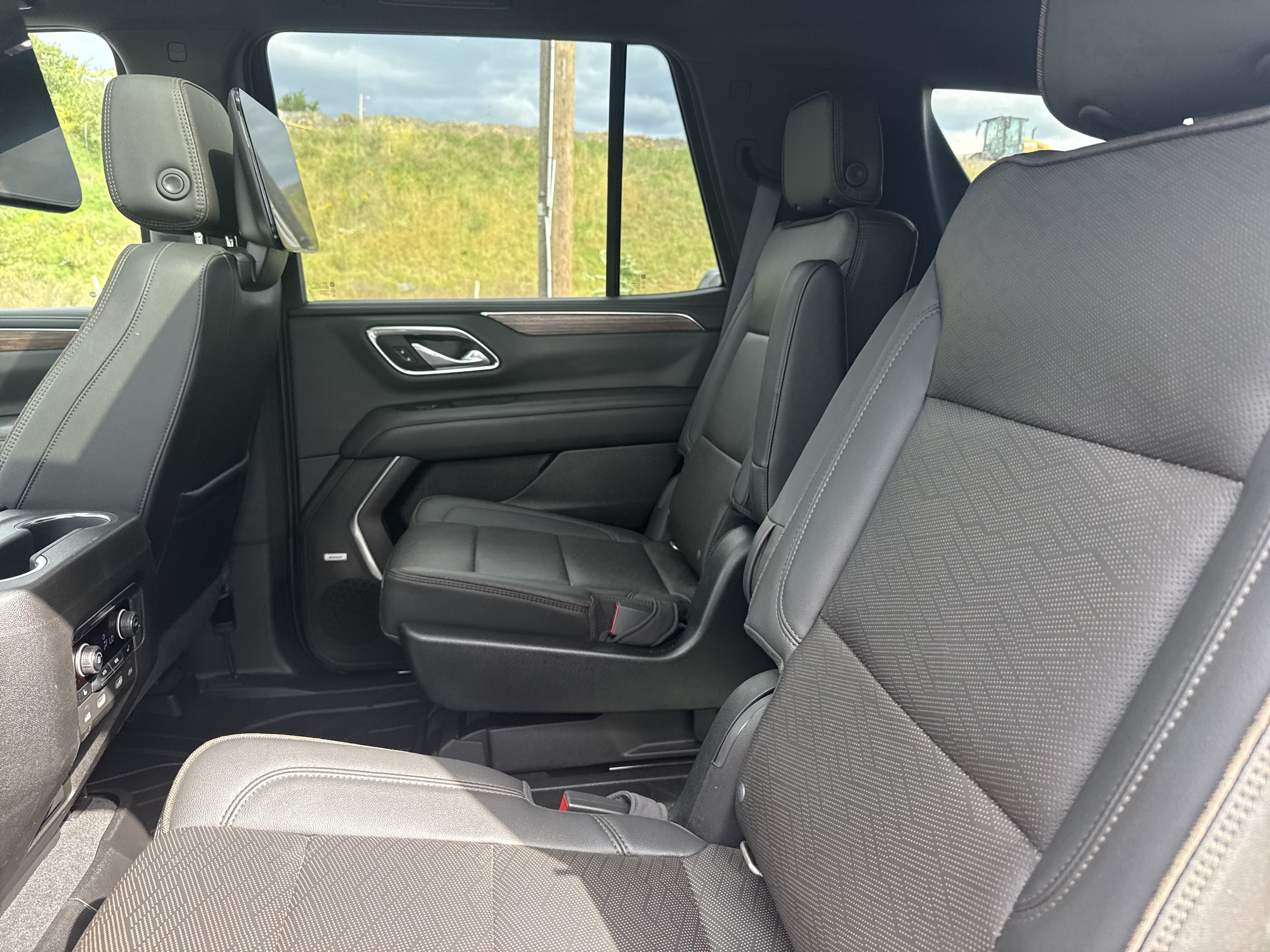 Used 2021 Chevrolet Tahoe High Country AWD/4WD image 17