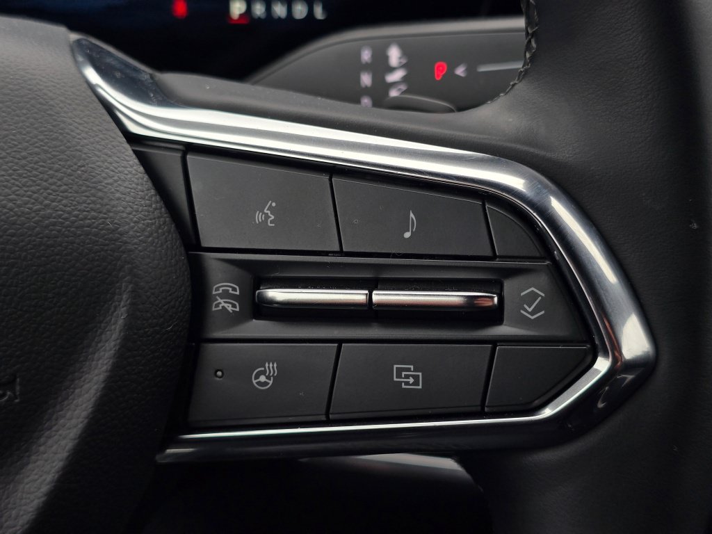 Used 2025 Chevrolet Equinox LT w/ Convenience Package II FWD image 39