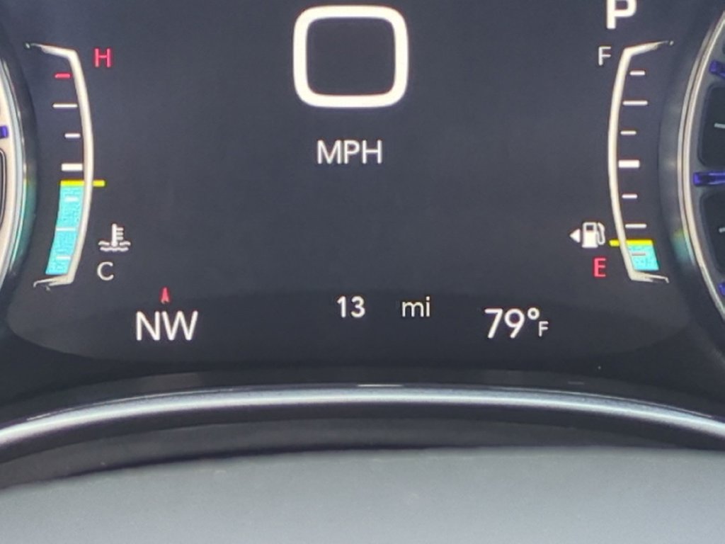 New 2027 Chrysler Pacifica Limited w/ Family Tech Group FWD image 21