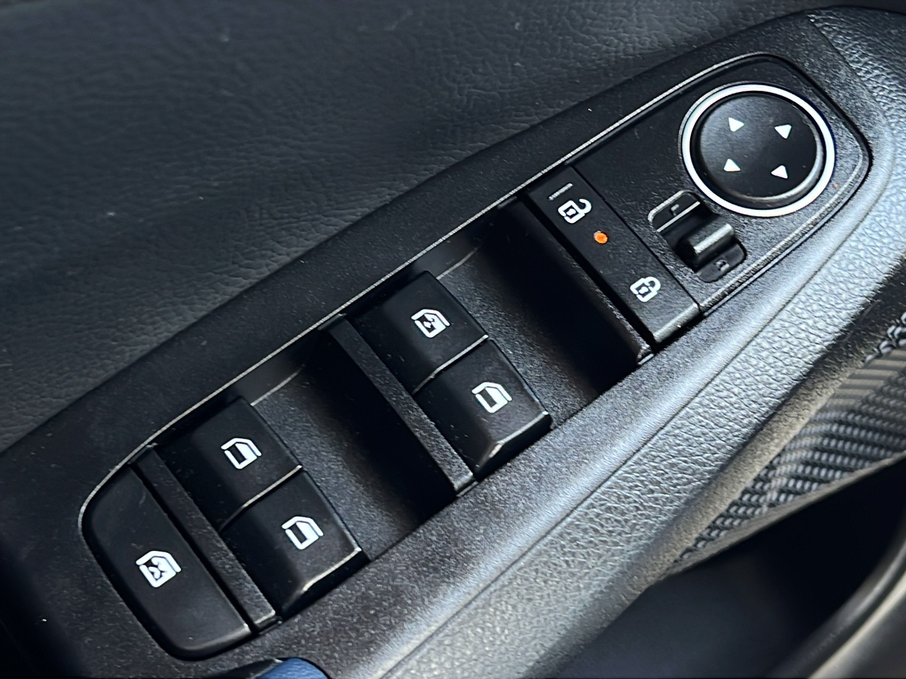 Certified 2025 Kia Seltos S AWD/4WD image 22