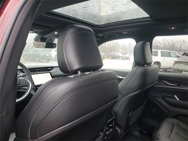 New 2025 Jeep Grand Cherokee Limited w/ Trailer Tow Package image 11