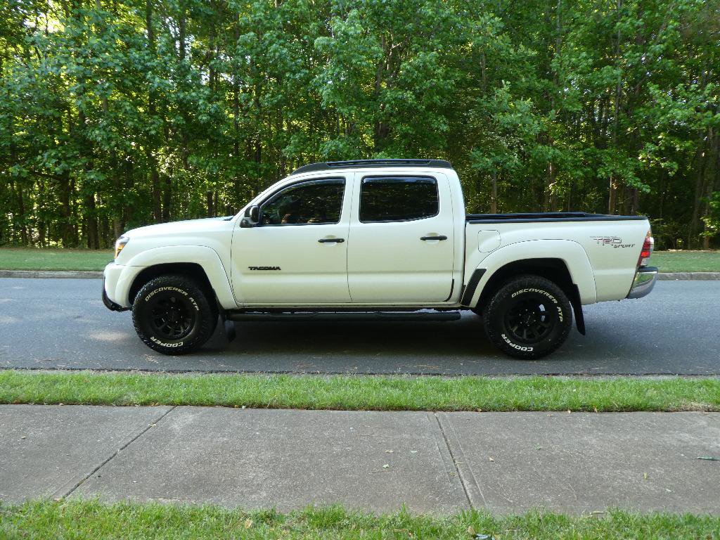 Used 2010 Toyota Tacoma PreRunner RWD image 26