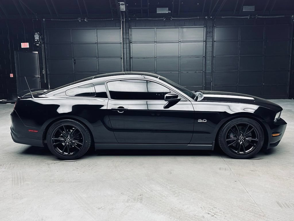 Used 2012 Ford Mustang GT w/ Electronics Pkg RWD image 9