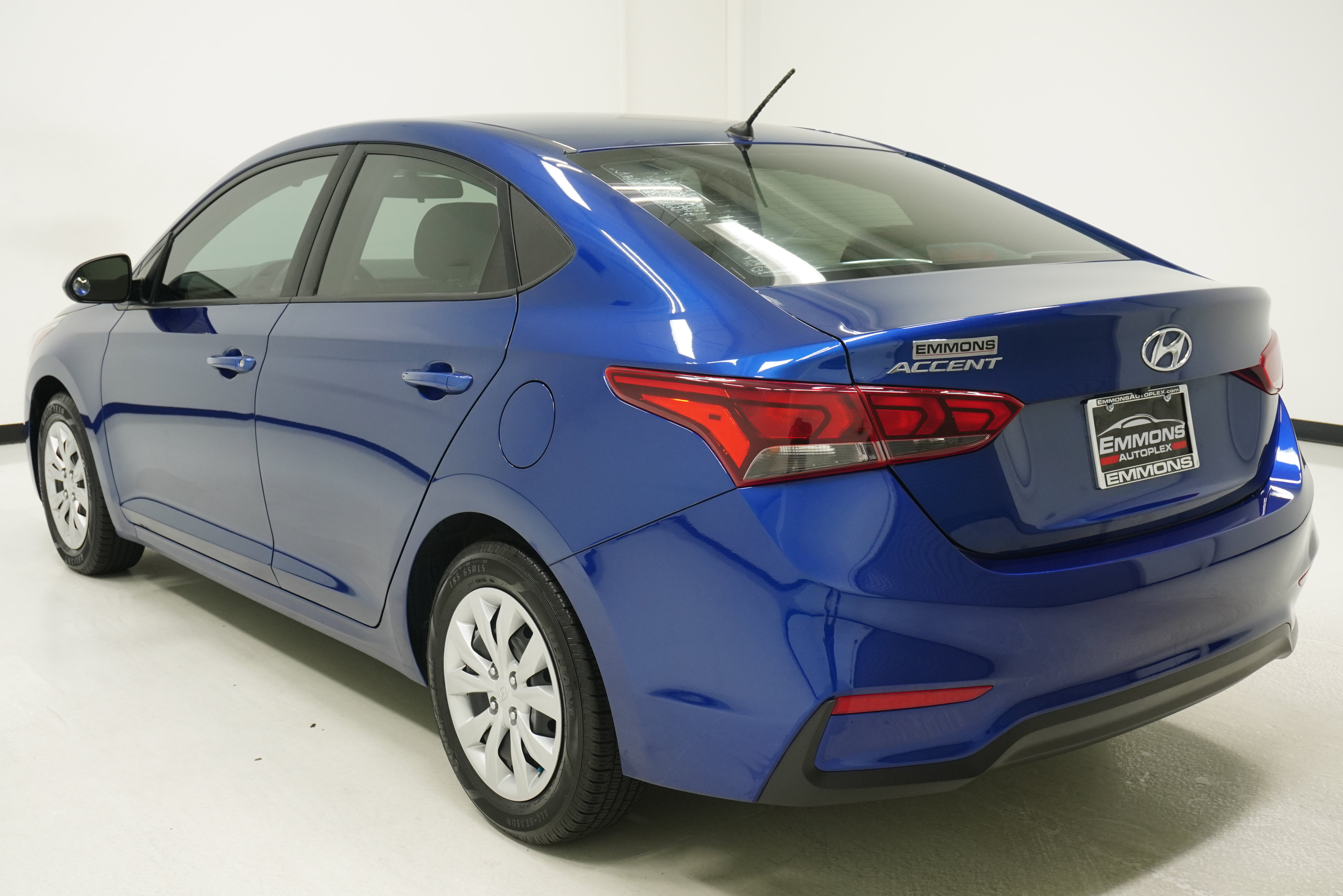 Used 2022 Hyundai Accent SE w/ Cargo Package FWD image 4