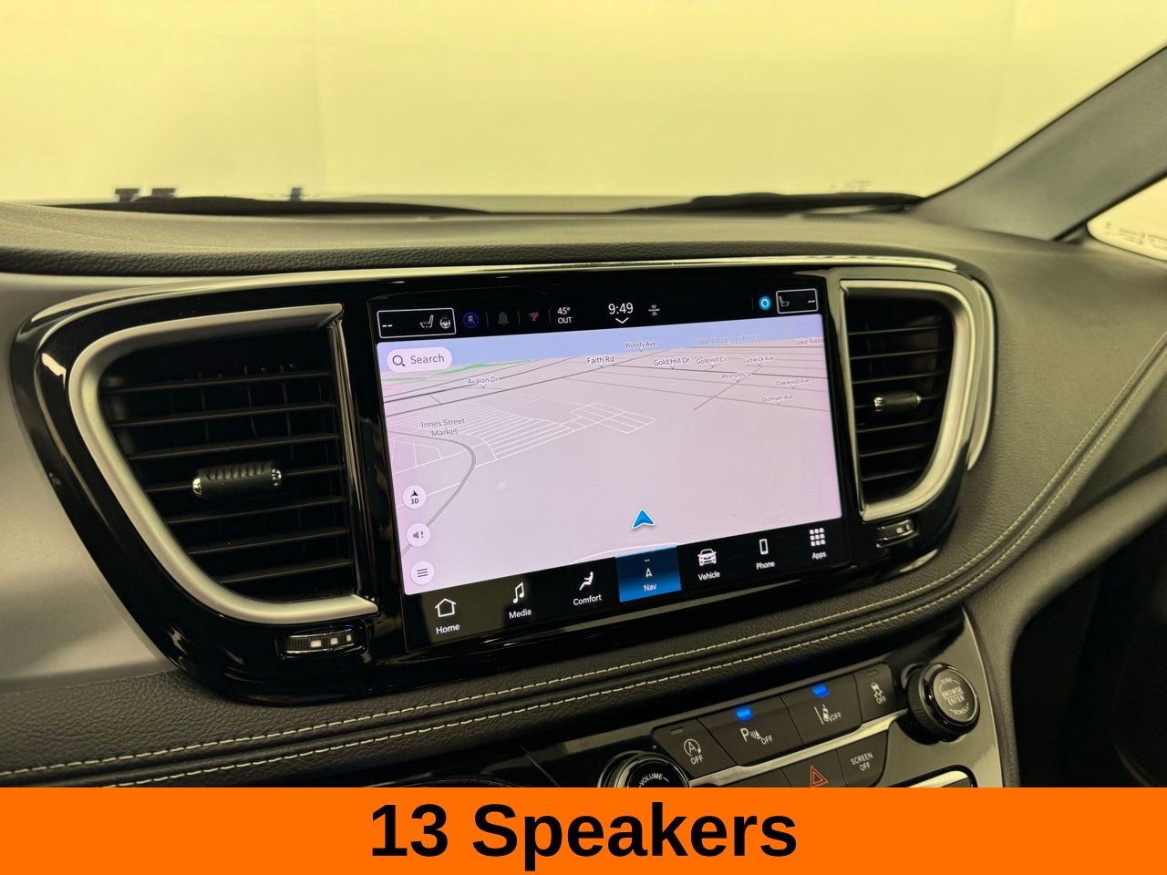 Used 2025 Chrysler Pacifica Limited image 19