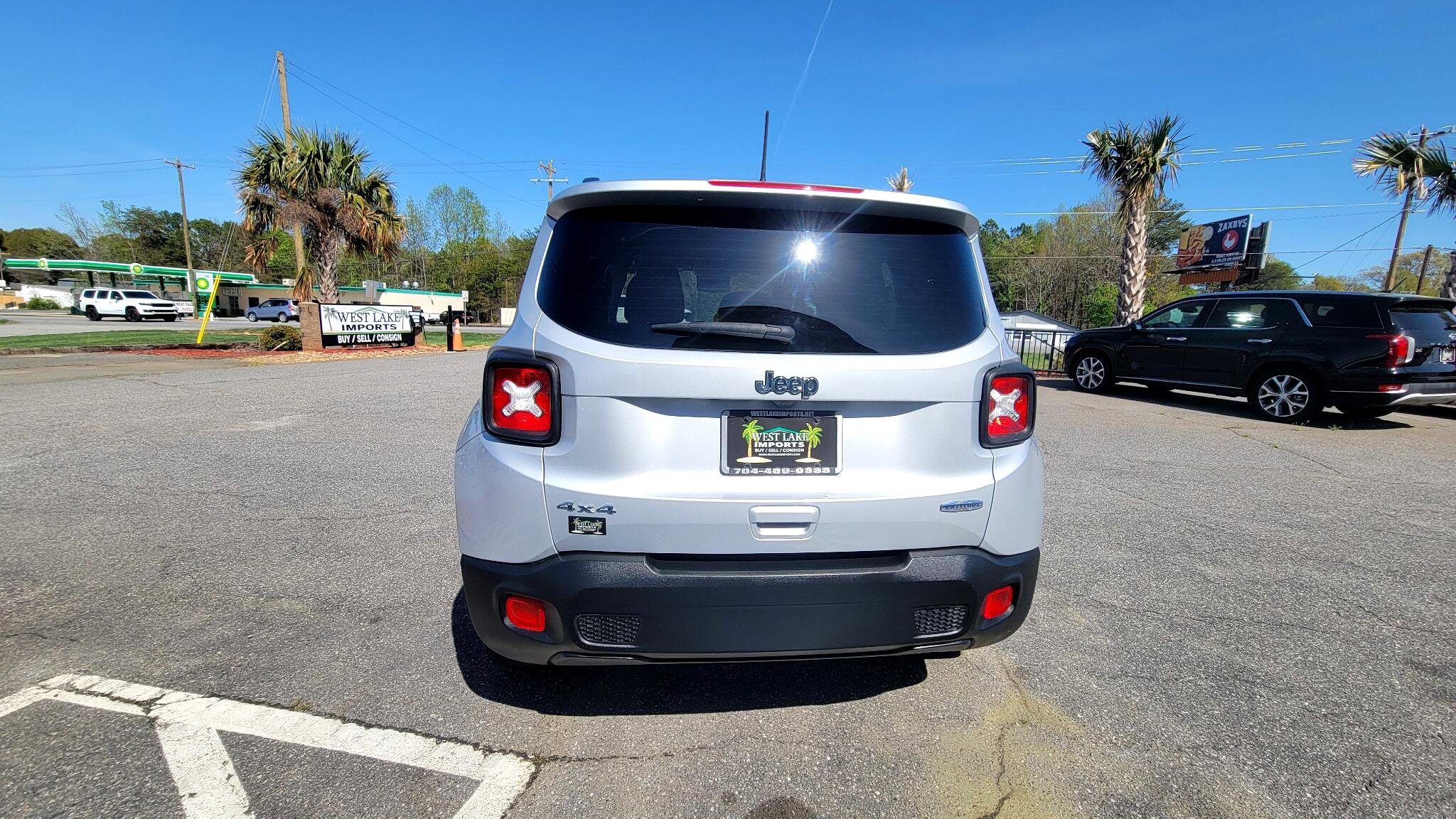 Used 2021 Jeep Renegade Latitude w/ Convenience Group image 12