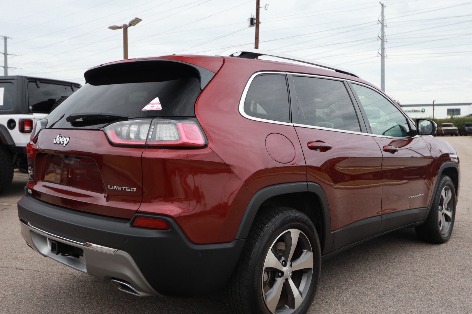 Used 2021 Jeep Cherokee Limited w/ Trailer Tow Group AWD/4WD image 5