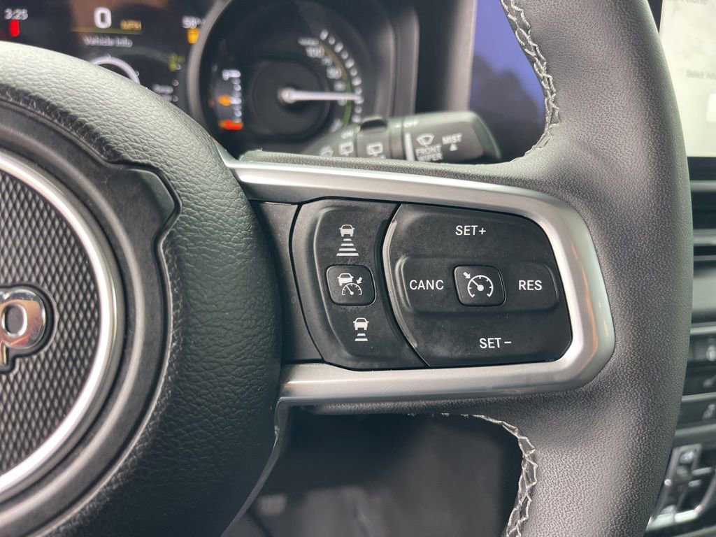 Certified 2025 Jeep Wrangler Unlimited Sahara w/ Safety Group image 19