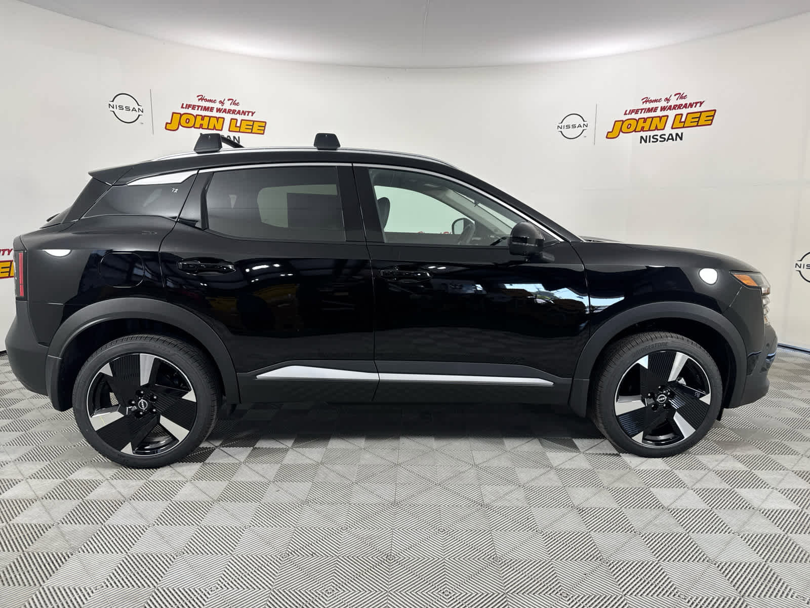 New 2026 Nissan Kicks SR image 6