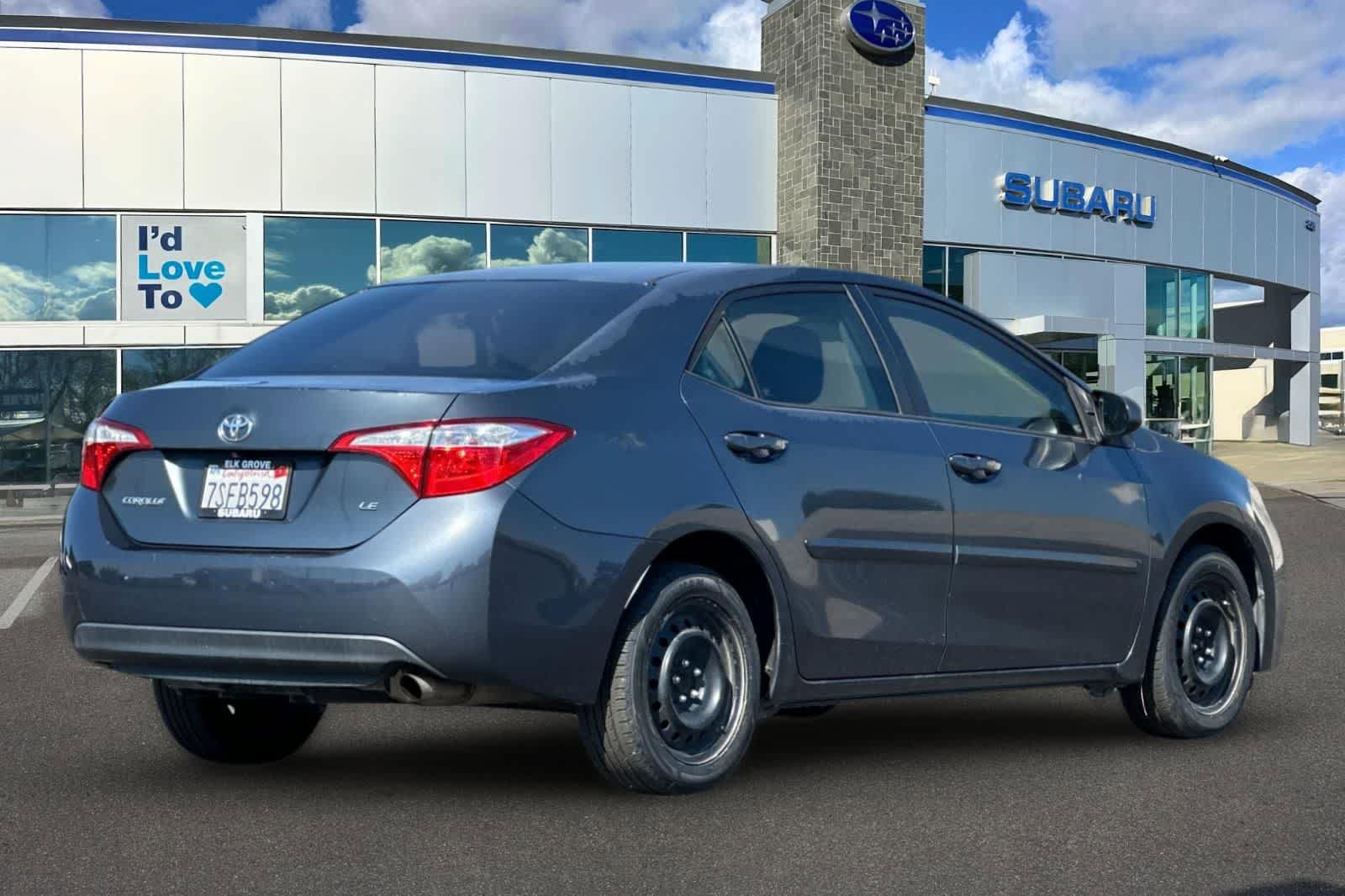 Used 2016 Toyota Corolla LE FWD image 2
