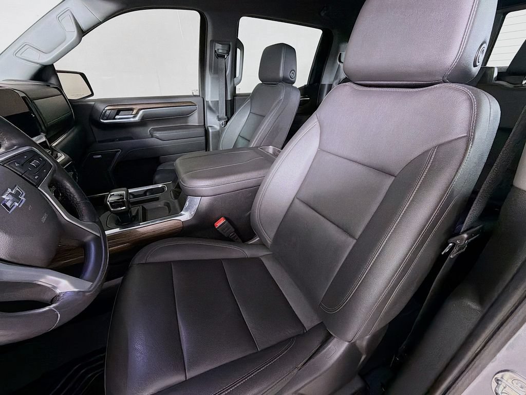 Used 2023 Chevrolet Silverado 1500 RST AWD/4WD image 12