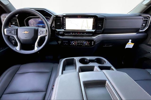 Used 2025 Chevrolet Silverado 2500 LT w/ Leather Package image 7