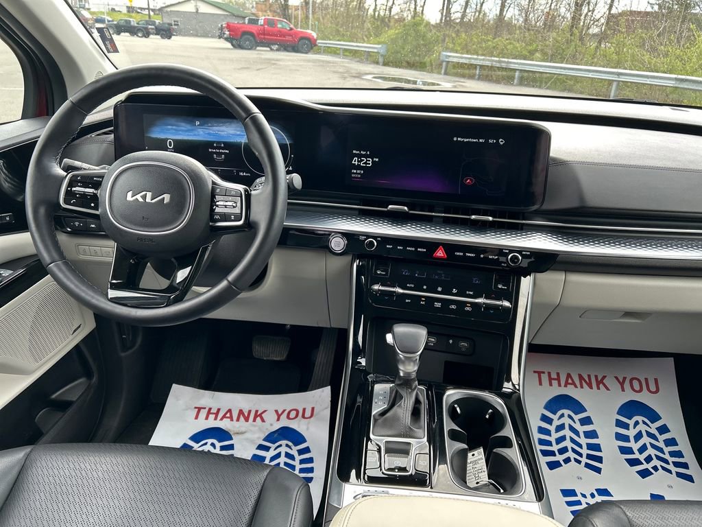 Used 2024 Kia Carnival SX Prestige image 11