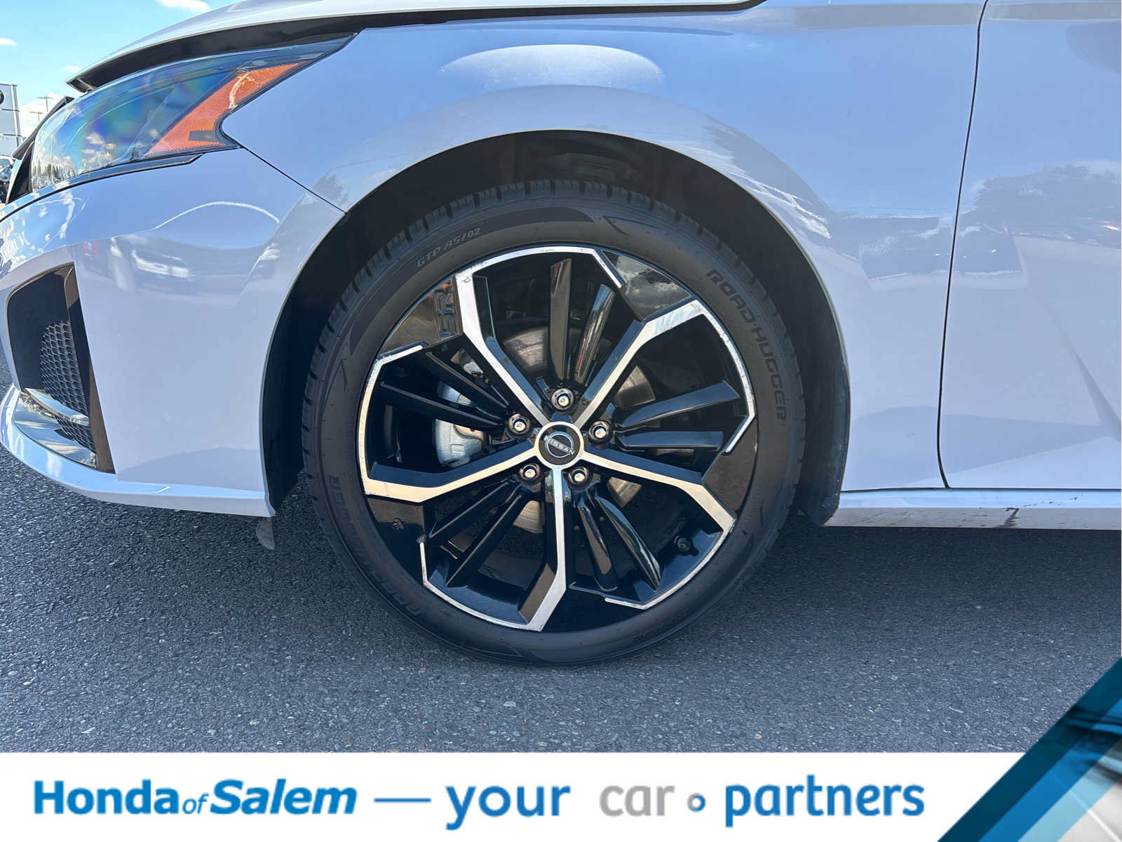 Used 2024 Nissan Altima 2.5 SR FWD image 8