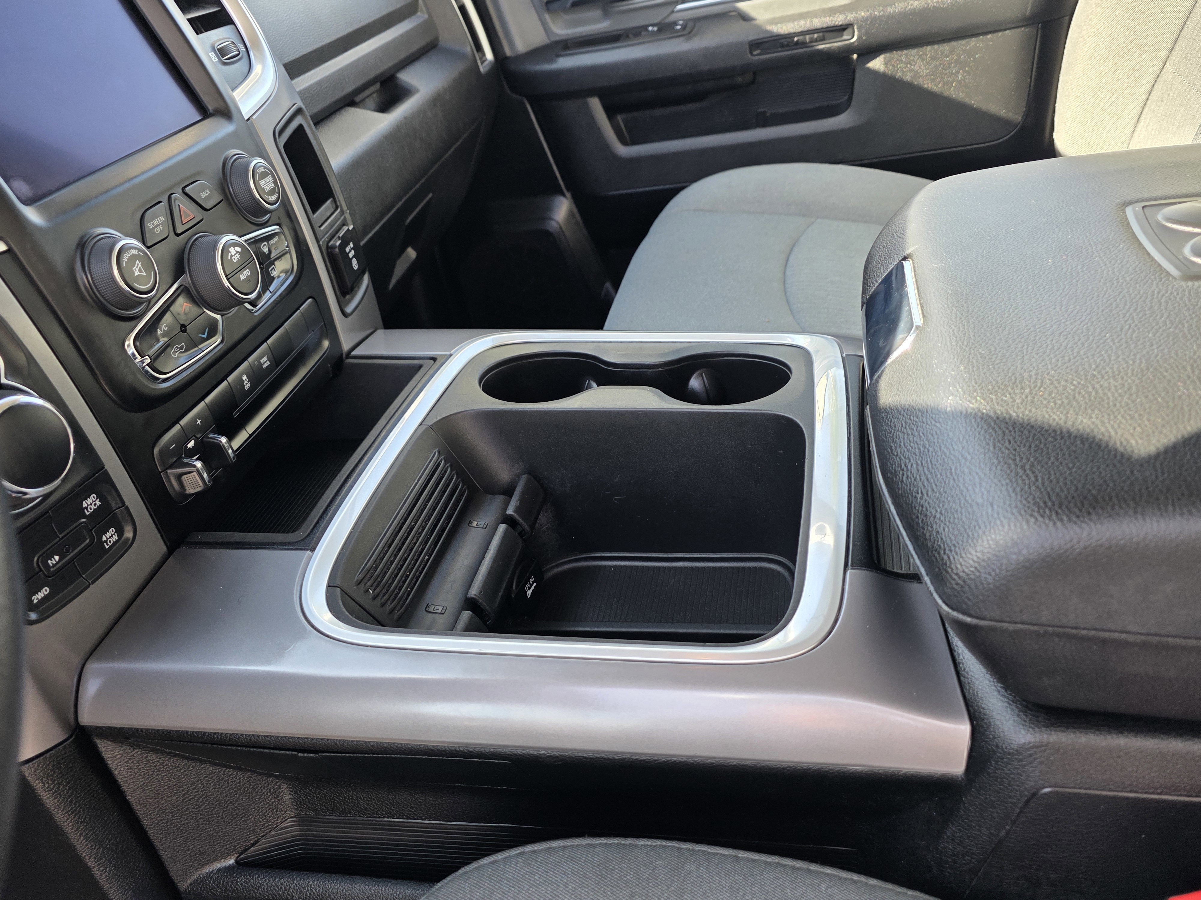 Certified 2023 RAM 1500 Classic SLT w/ Trailer & Traction Group image 11