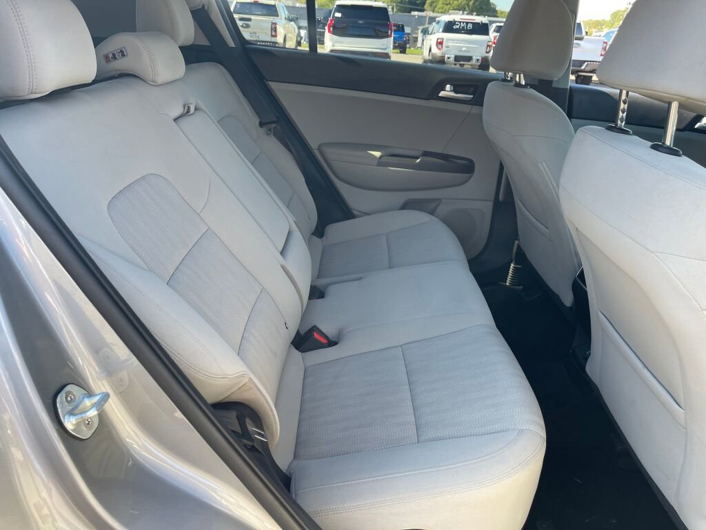 Used 2020 Kia Sportage LX image 19