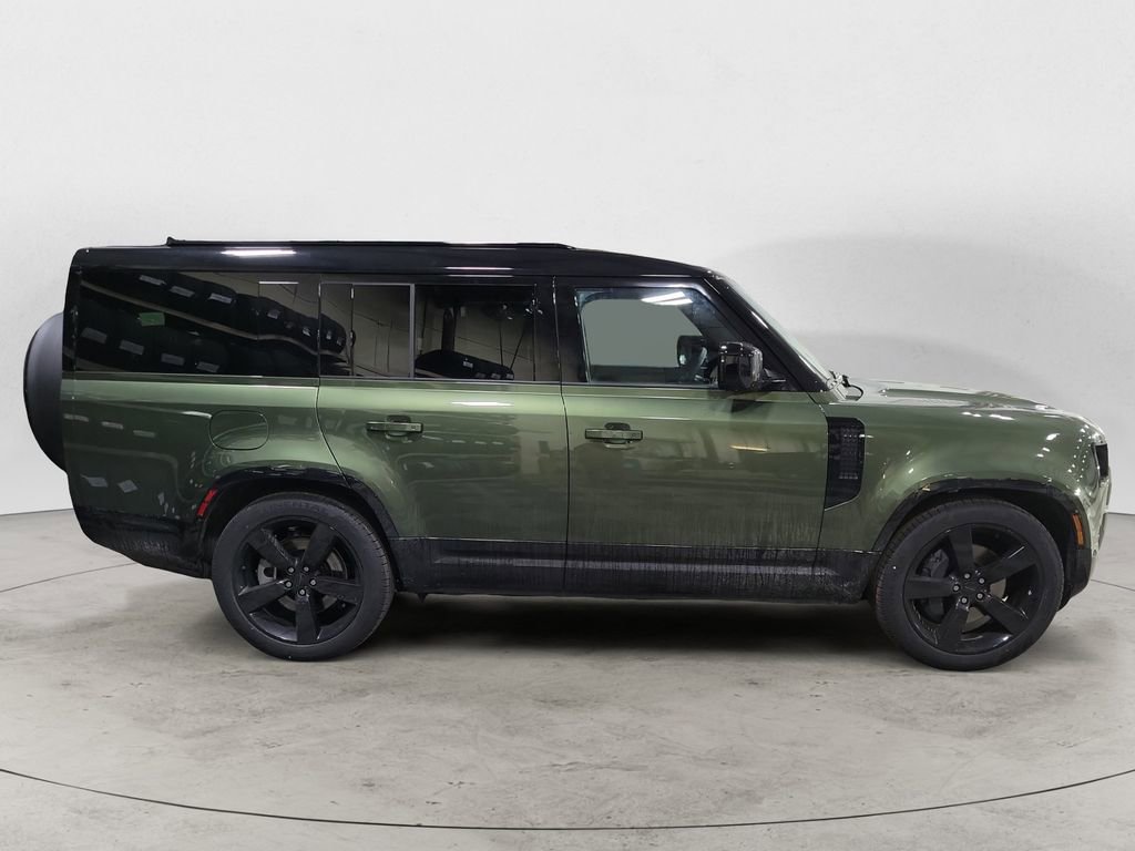 New 2026 Land Rover Defender 130 X-Dynamic SE image 6