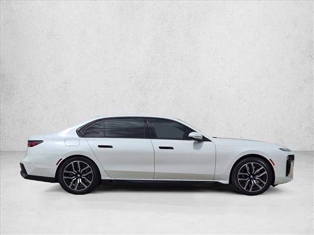 Used 2024 BMW 760i xDrive w/ Premium Package 2 AWD/4WD image 4