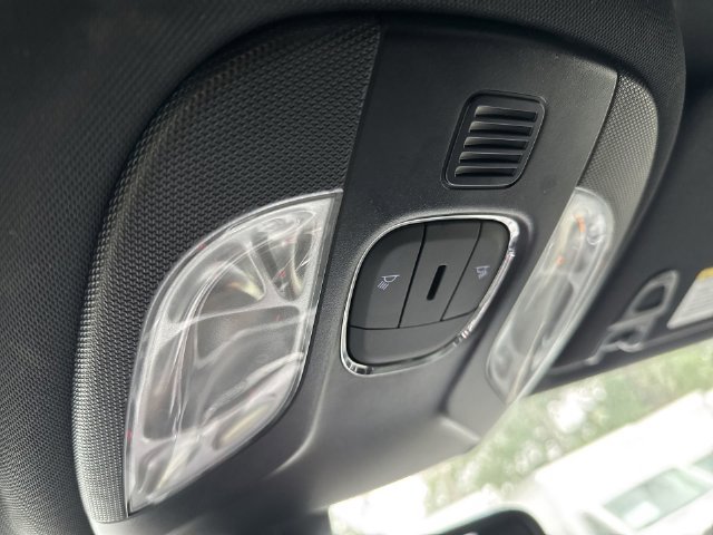 Used 2025 Jeep Compass Latitude AWD/4WD image 32