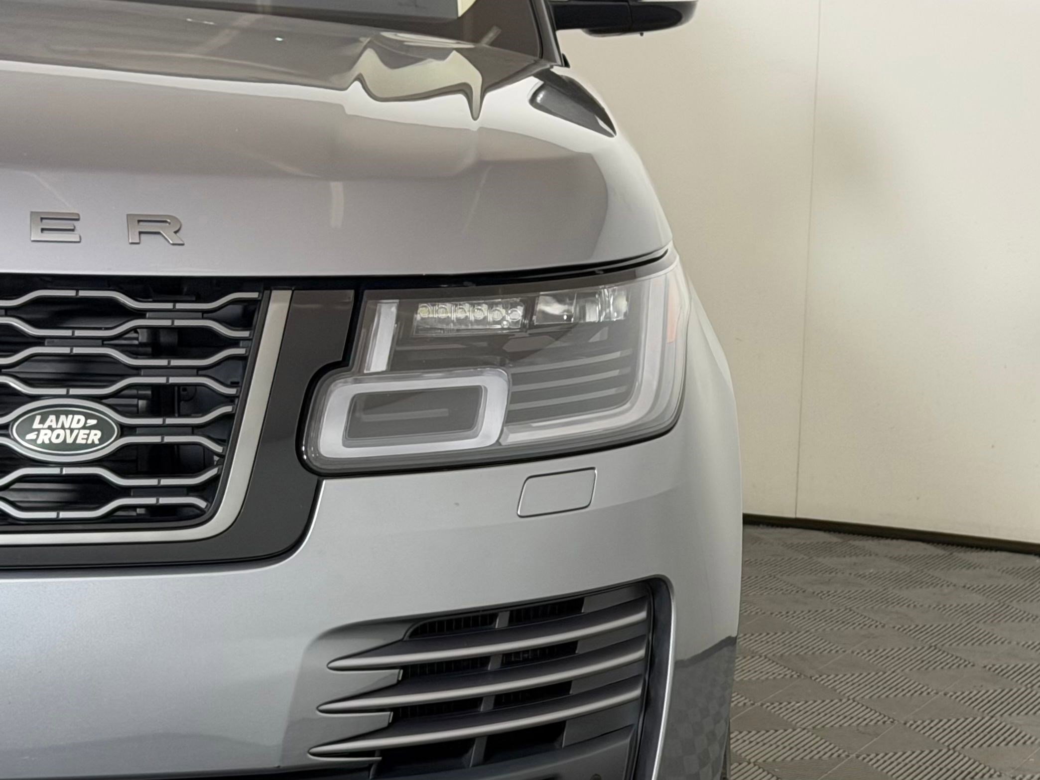 Used 2022 Land Rover Range Rover Westminster Edition image 11